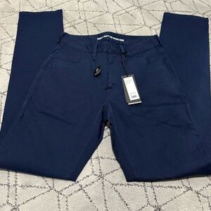 Rhone Men’s Everyday Twill Navy Five Pocket Pants NWT size 28. 🔥